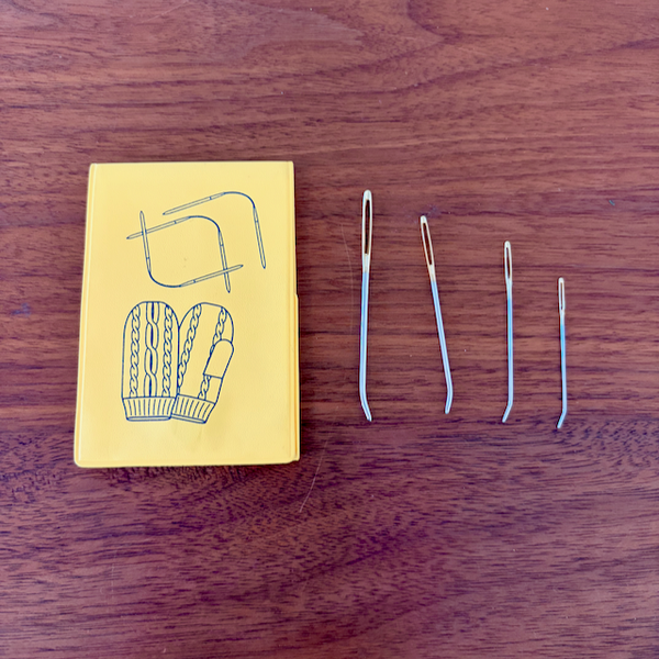 Tapestry Needles with Magnetic Case